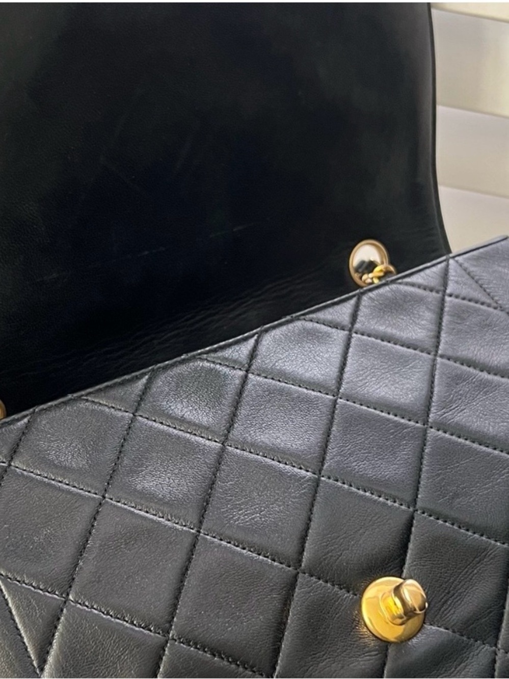 Vintage CHANEL Diana Black Quilted Lambskin Shoulder Bag with 24Gold Hardware - Picture 8 of 11